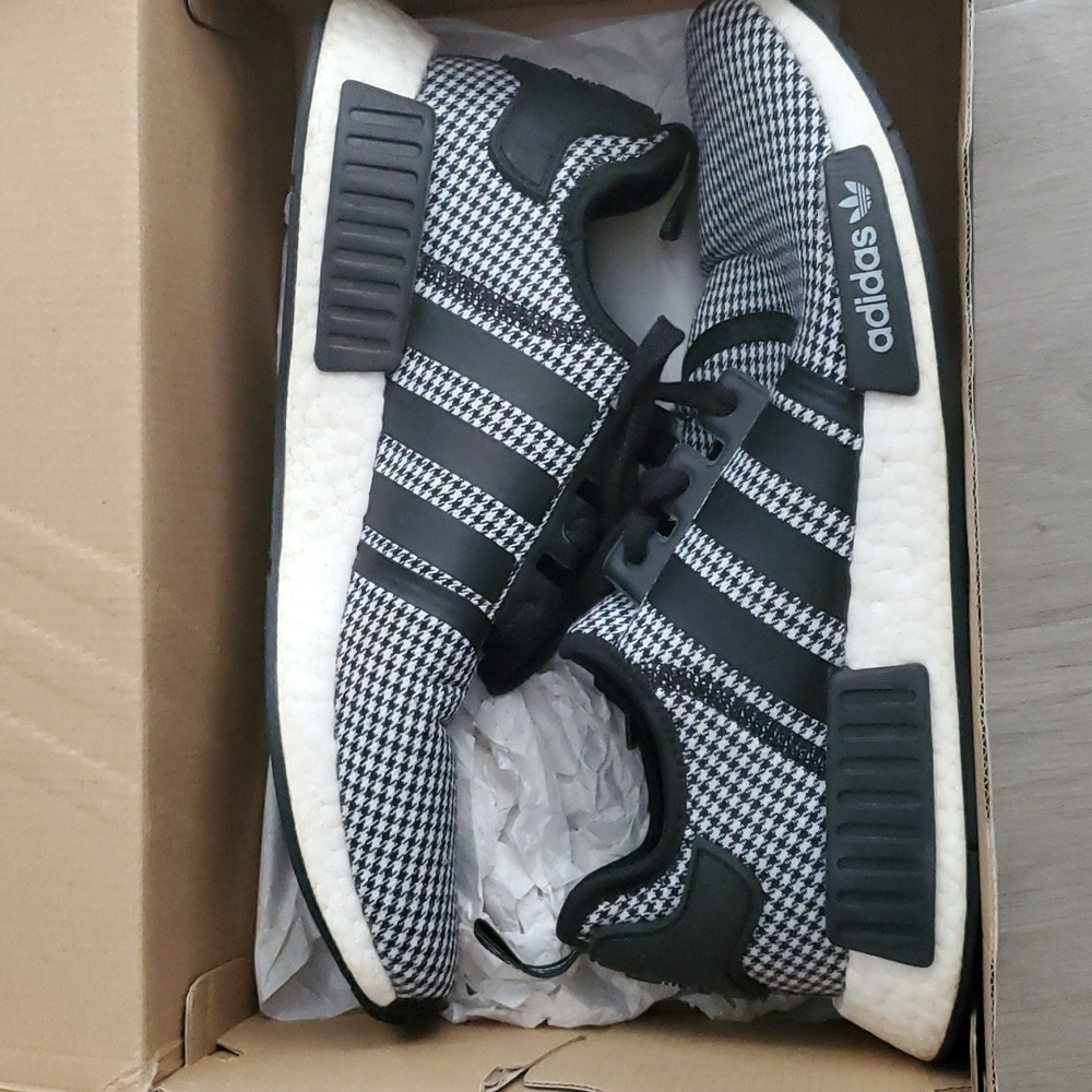 Adidas NMD black/white sz 11